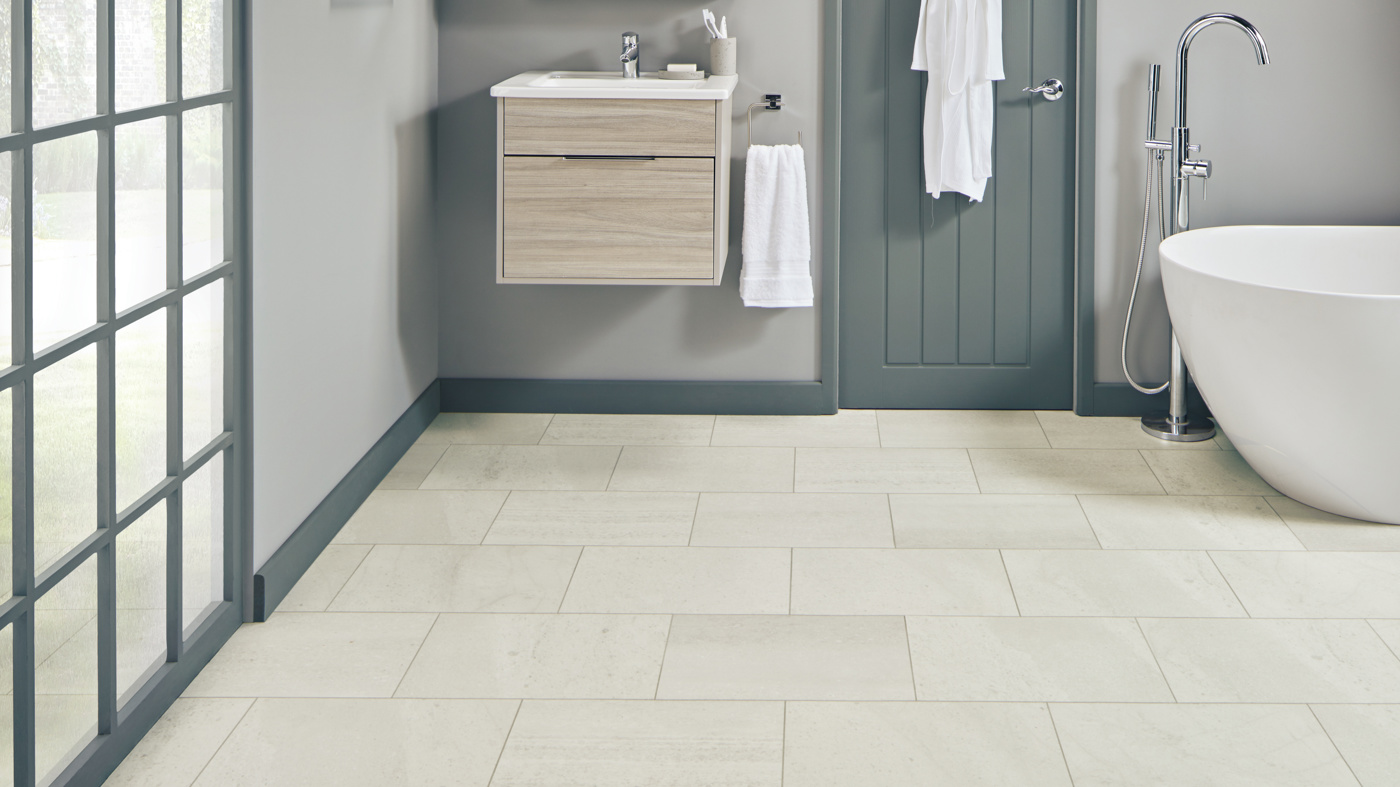 Honed Oyster Slate ST17 | SCB-ST17-G in a bathroom Knight Tile Rubens