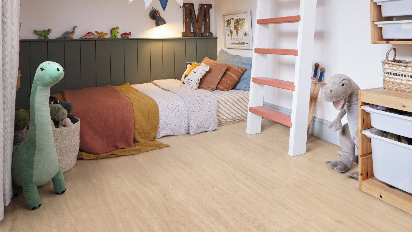 Bedroom with LooseLay Longboard LLP356