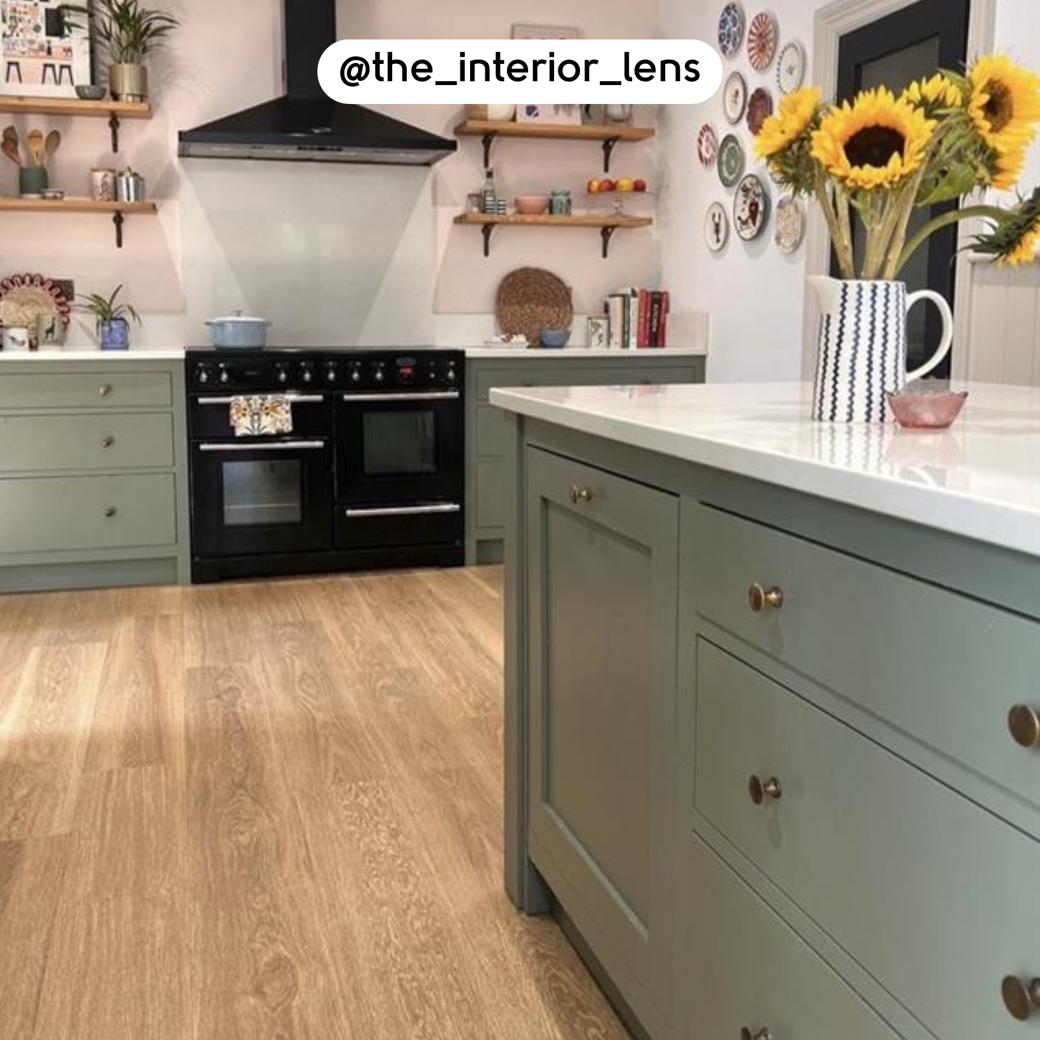 Warm Brushed Oak RKP8215 floors complement the warm kitchen; photo credit: @the_interior_lens